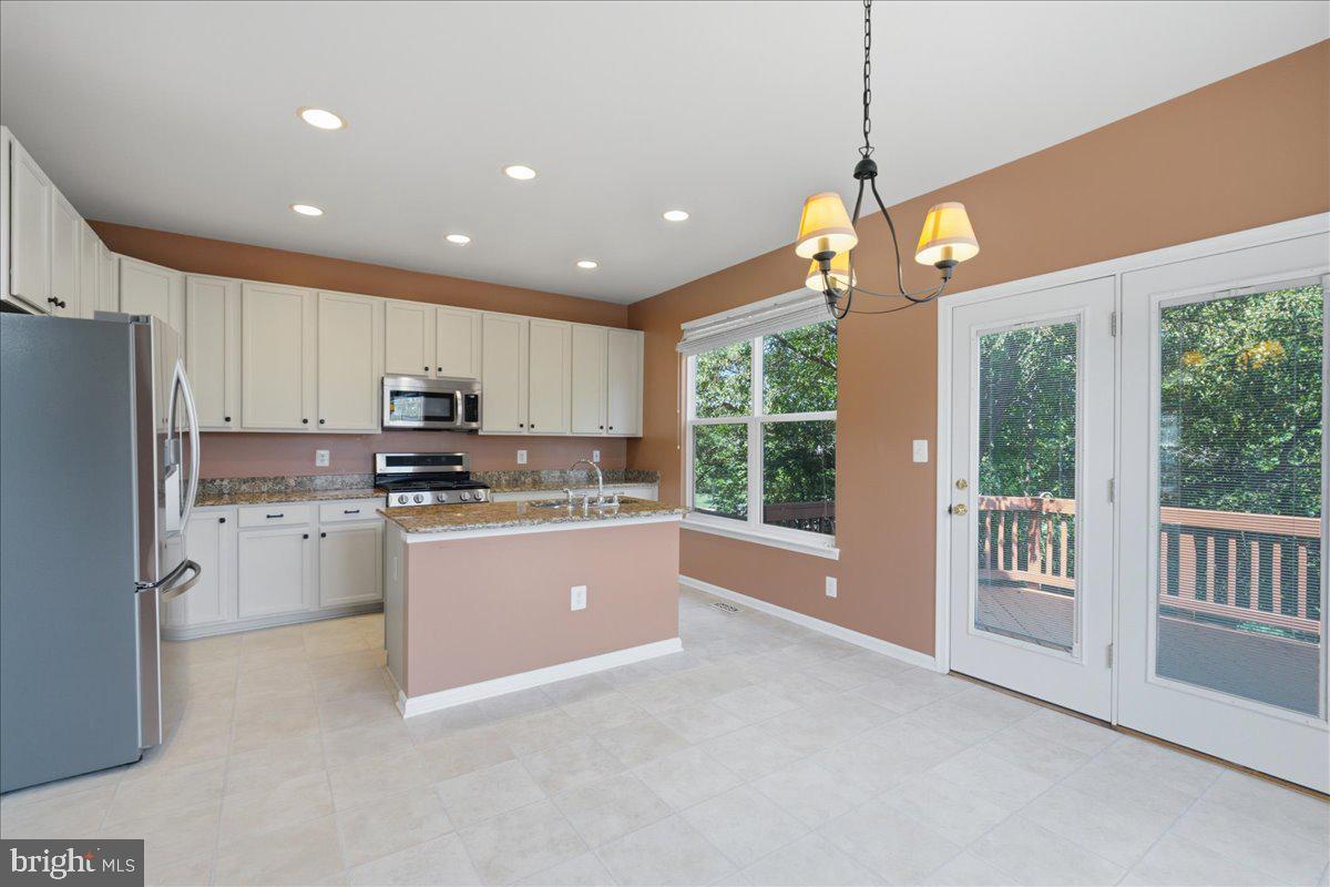 21760 Brondesbury Park Ter Property Photo 29