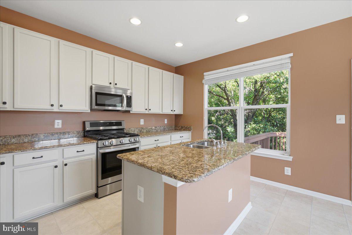 21760 Brondesbury Park Ter Property Photo 32