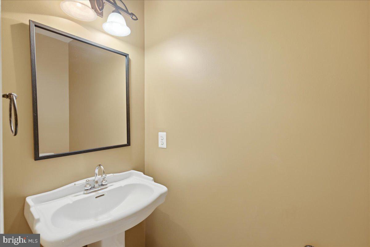 21760 Brondesbury Park Ter Property Photo 63