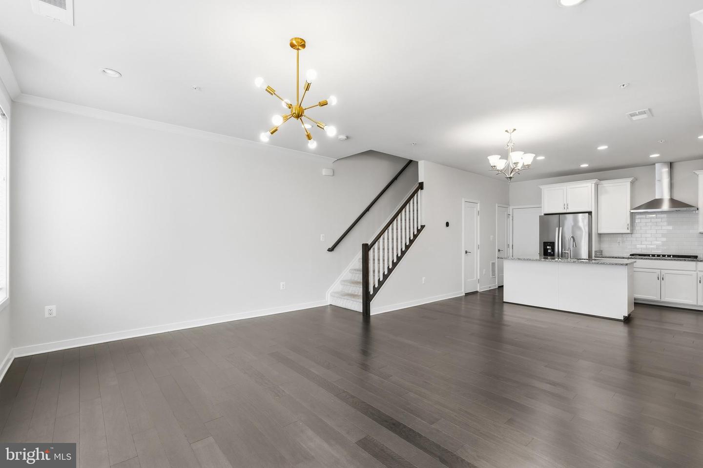 43185 Mongold Sq Property Photo 4