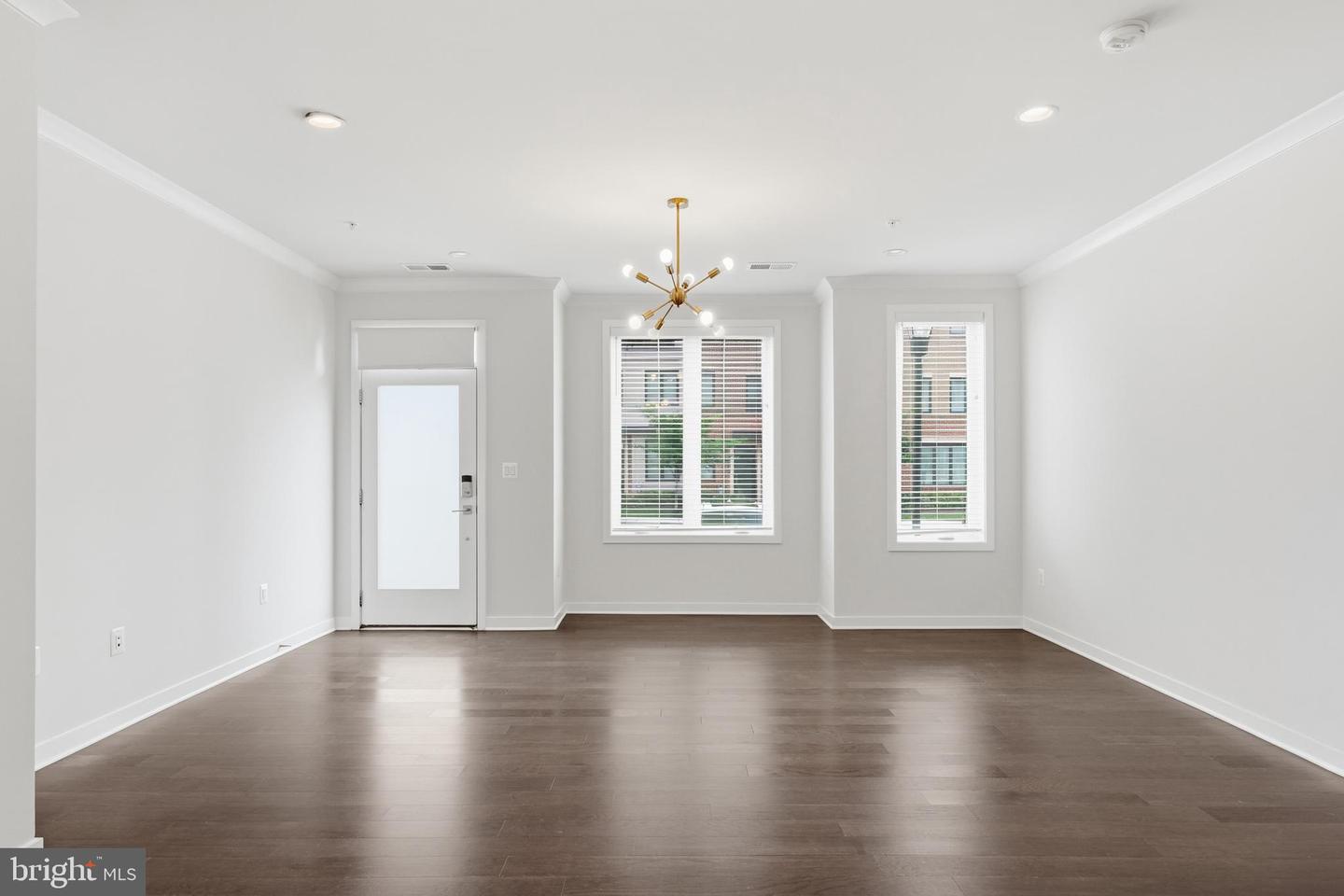 43185 Mongold Sq Property Photo 5