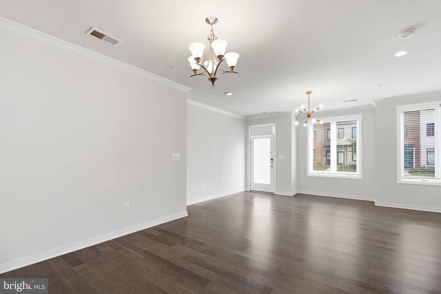43185 Mongold Sq Property Photo 6
