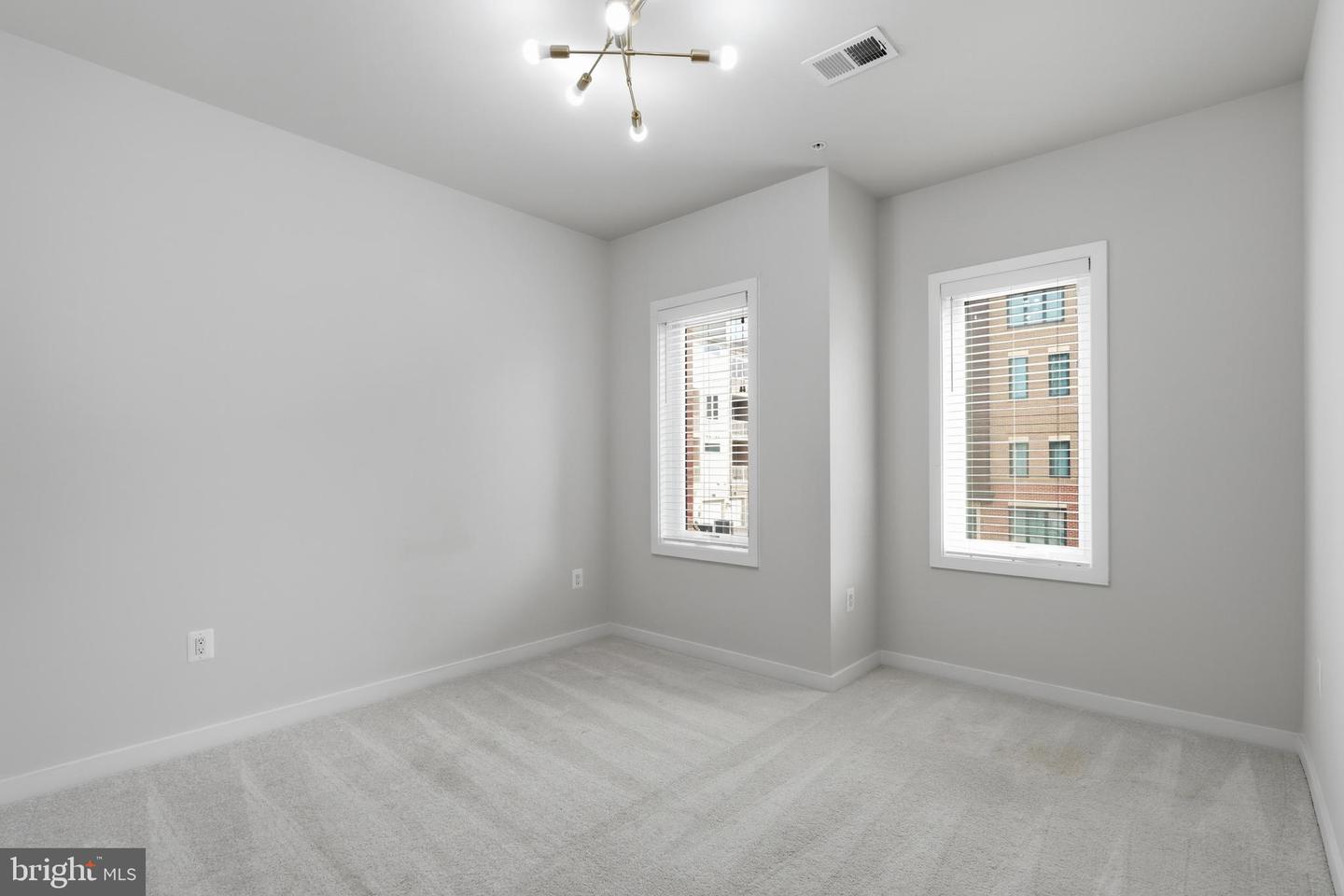 43185 Mongold Sq Property Photo 35