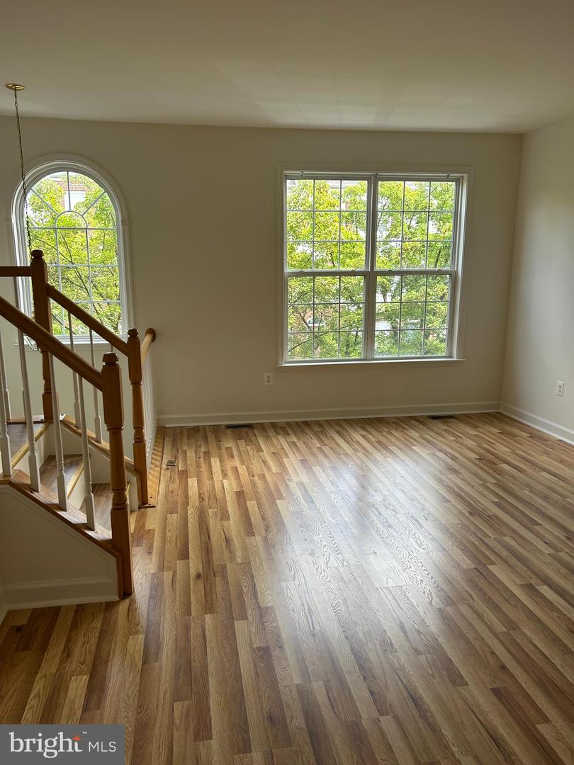 42540 Magellan Property Photo 3