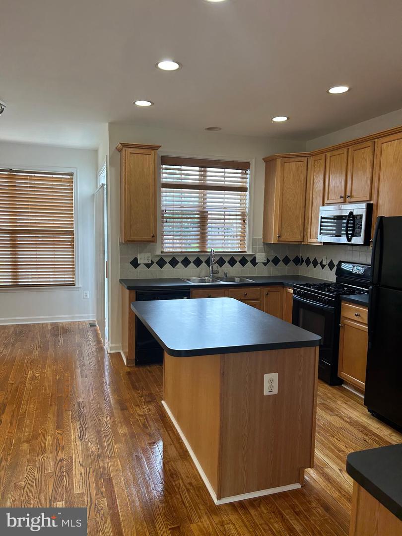 42540 Magellan Property Photo 7