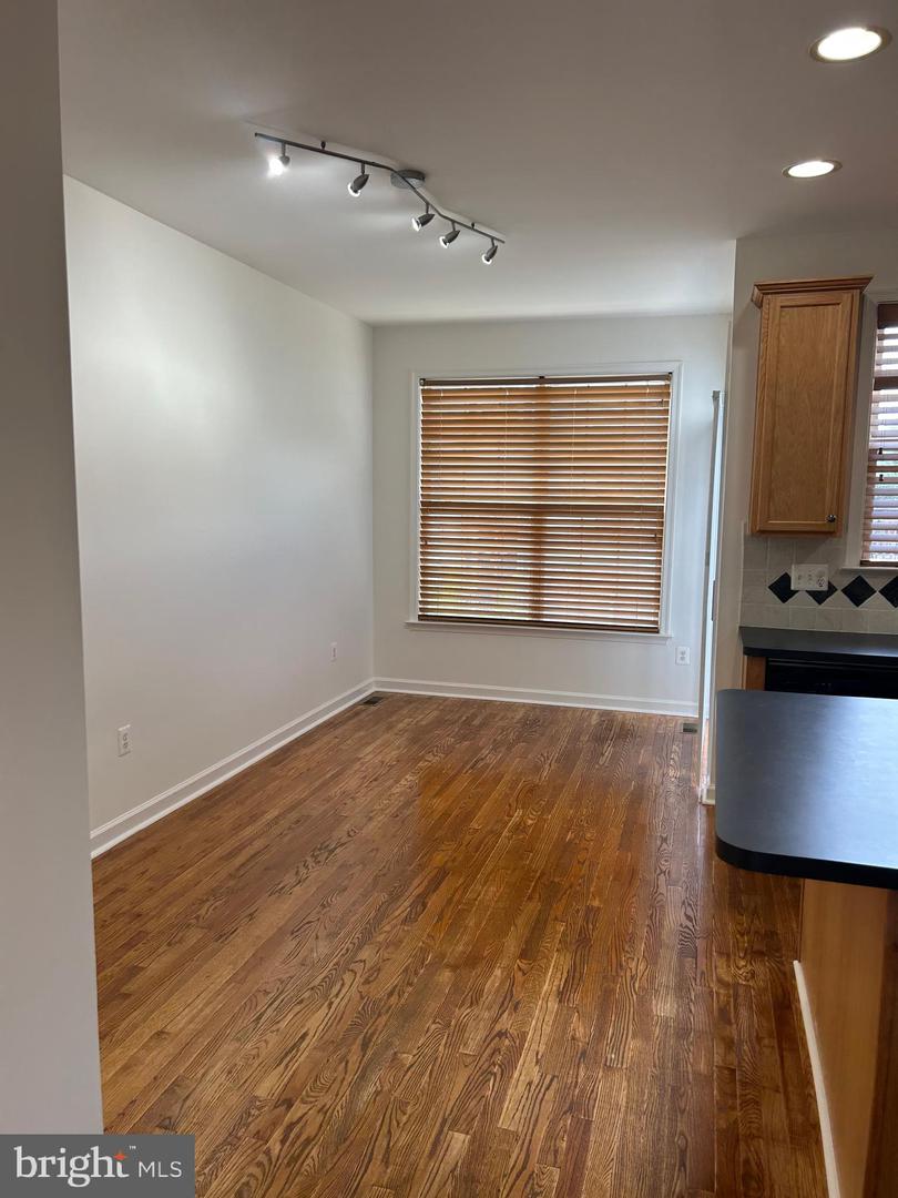 42540 Magellan Property Photo 8