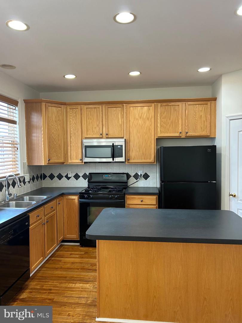 42540 Magellan Property Photo 11