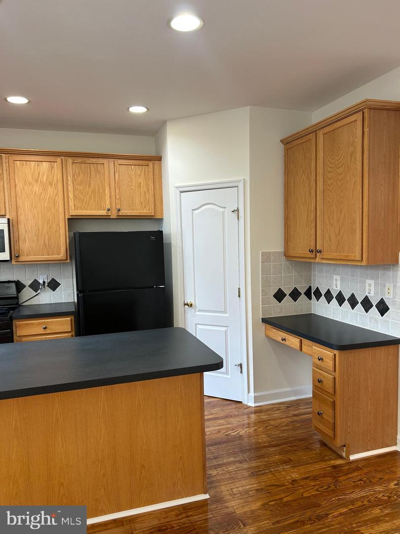 42540 Magellan Property Photo 13