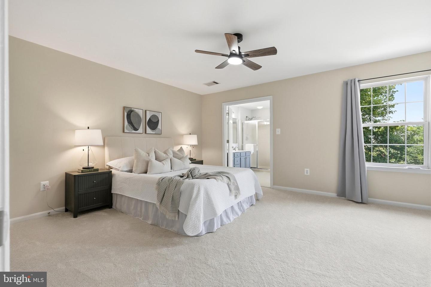 45605 Iron Horse Ter Property Photo 32