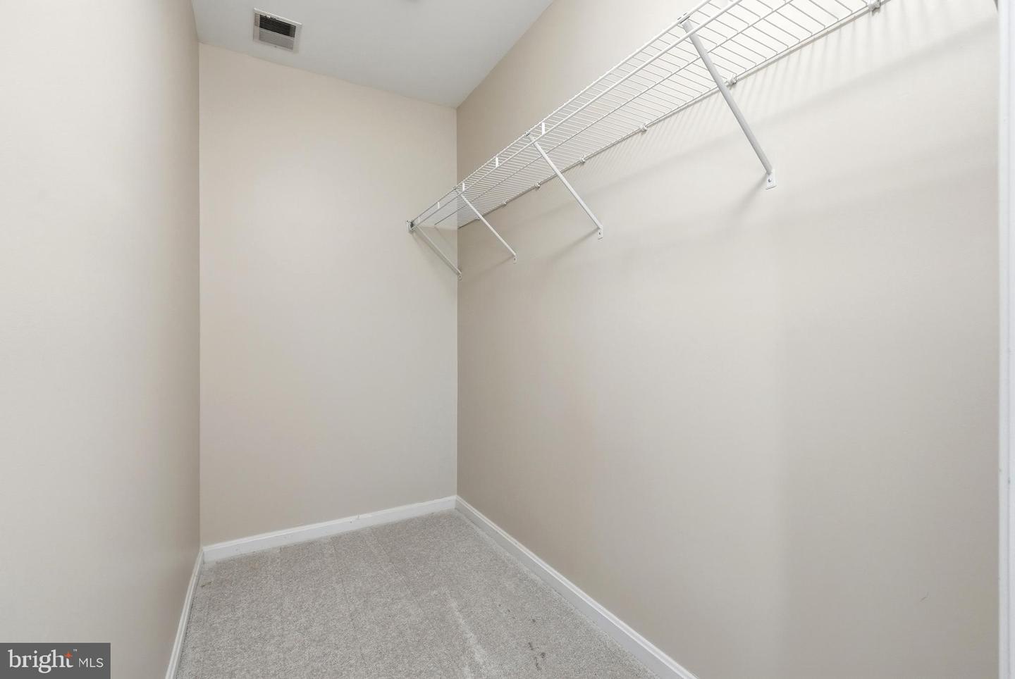 45605 Iron Horse Ter Property Photo 37