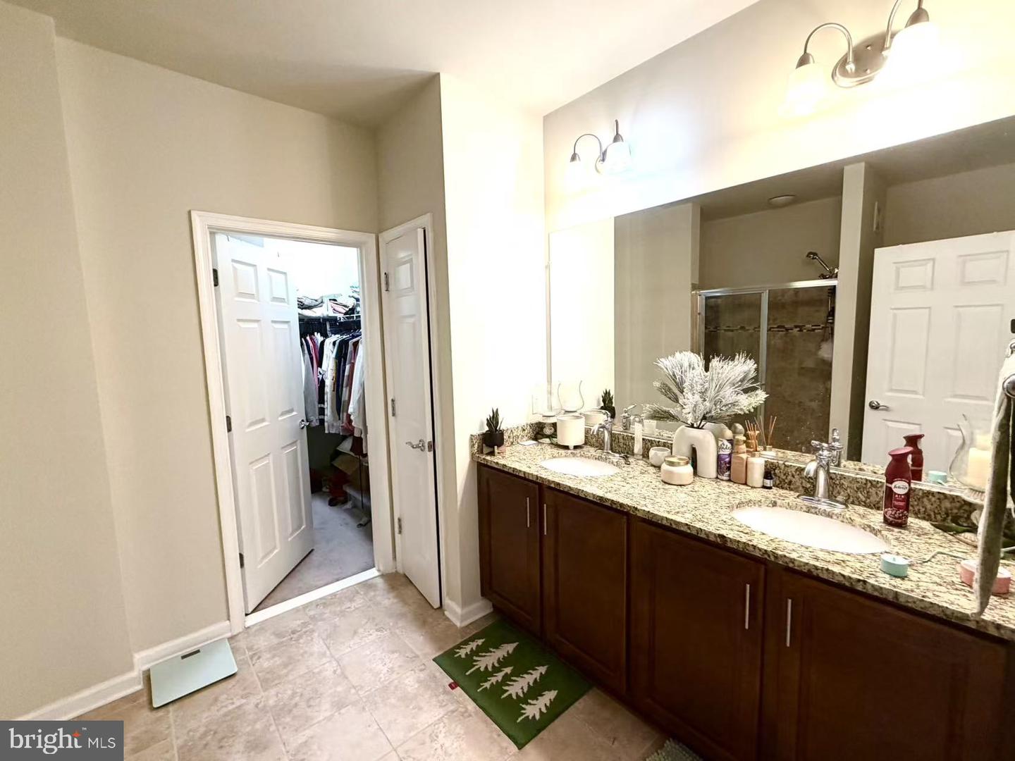 42797 Burrell Sq Property Photo 9