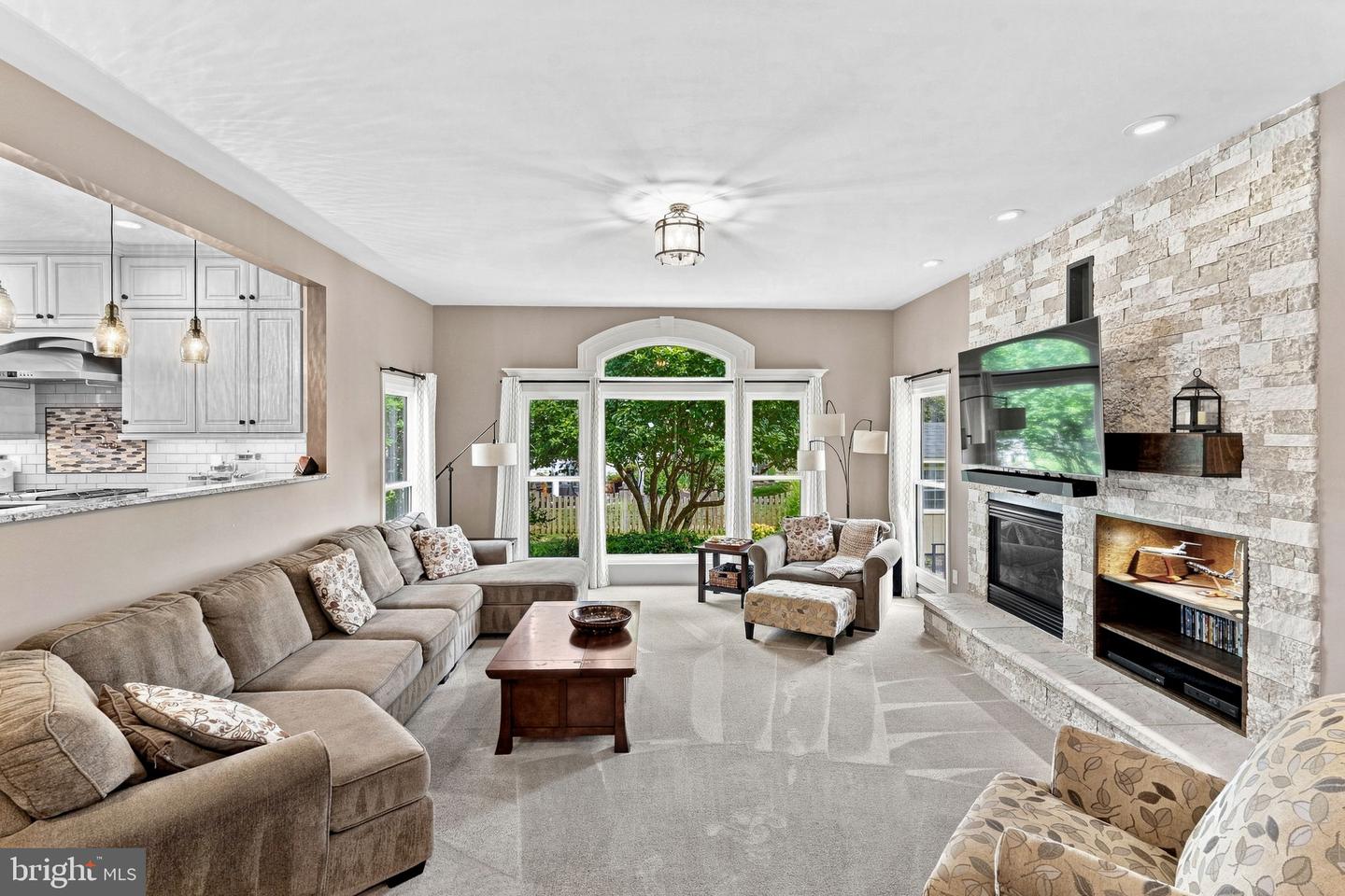 21476 Glebe View Dr Property Photo 15
