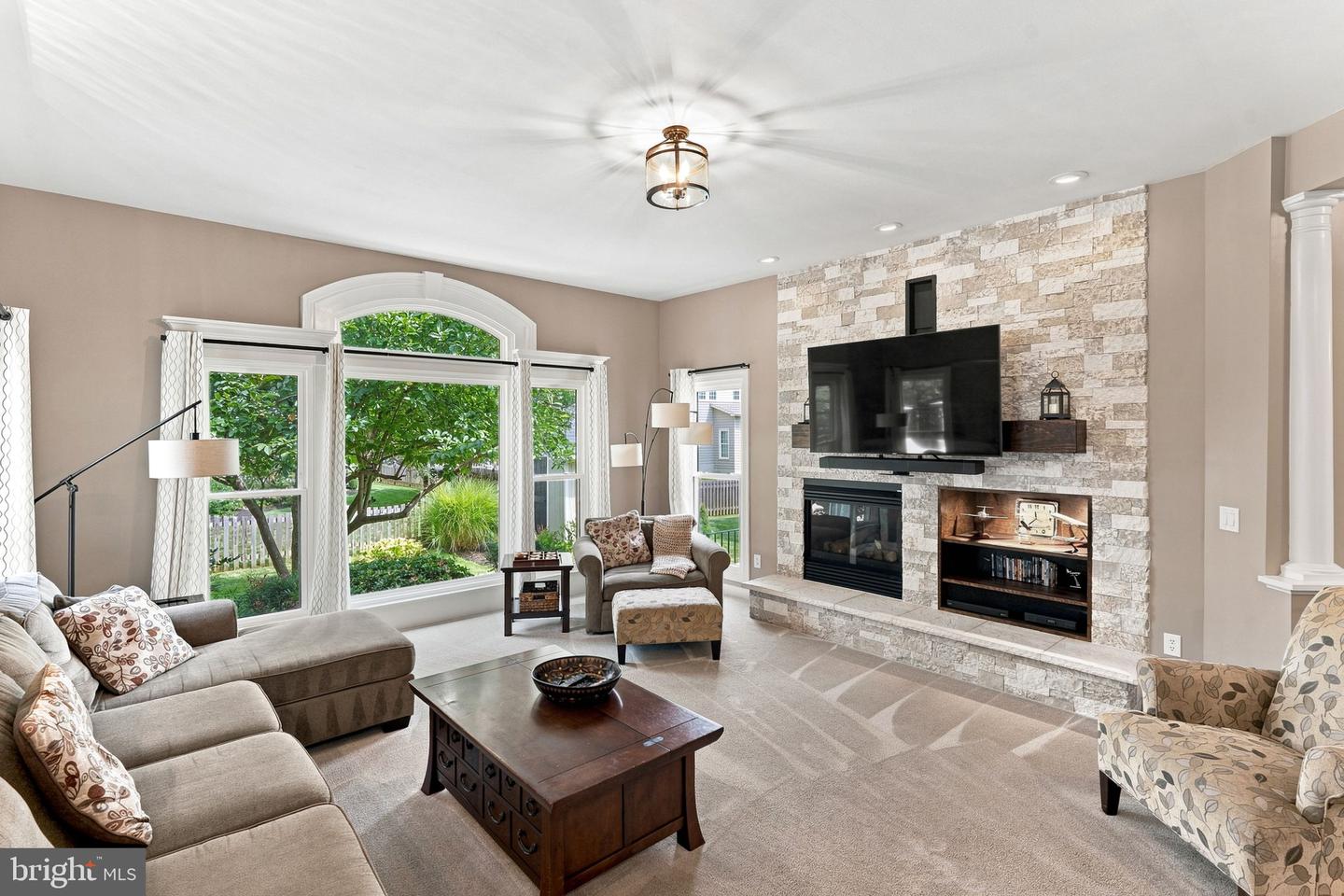 21476 Glebe View Dr Property Photo 18