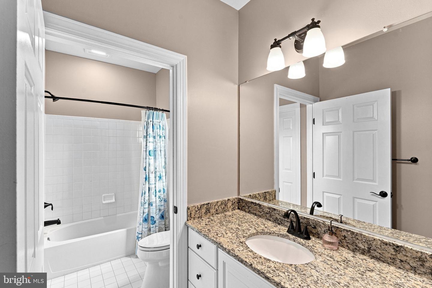 21476 Glebe View Dr Property Photo 57