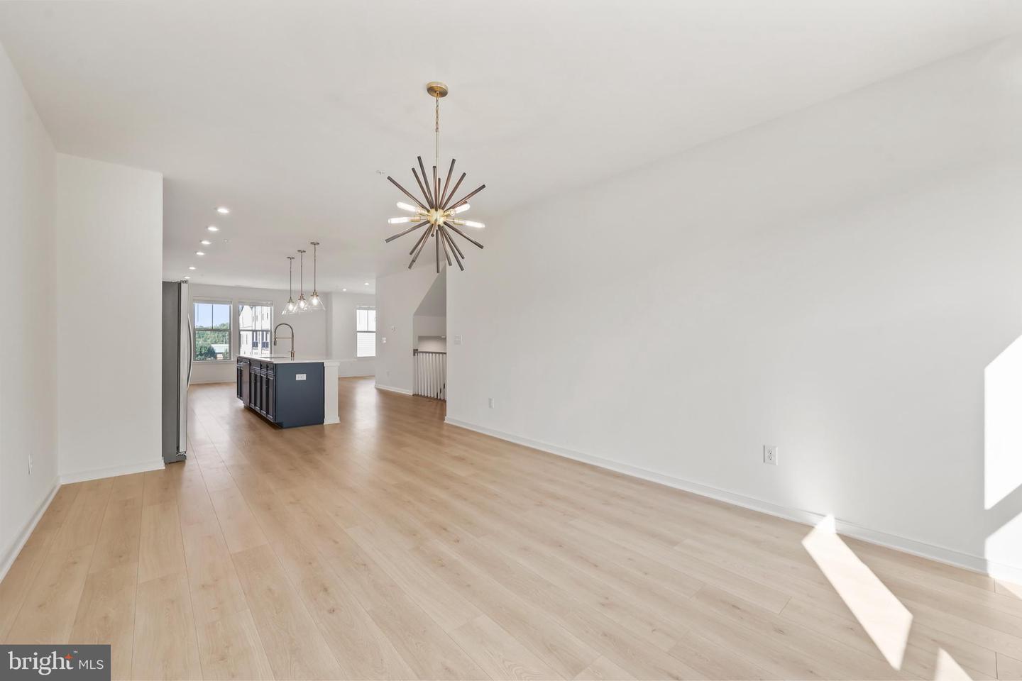 20912 Bluebird Sq Property Photo 9