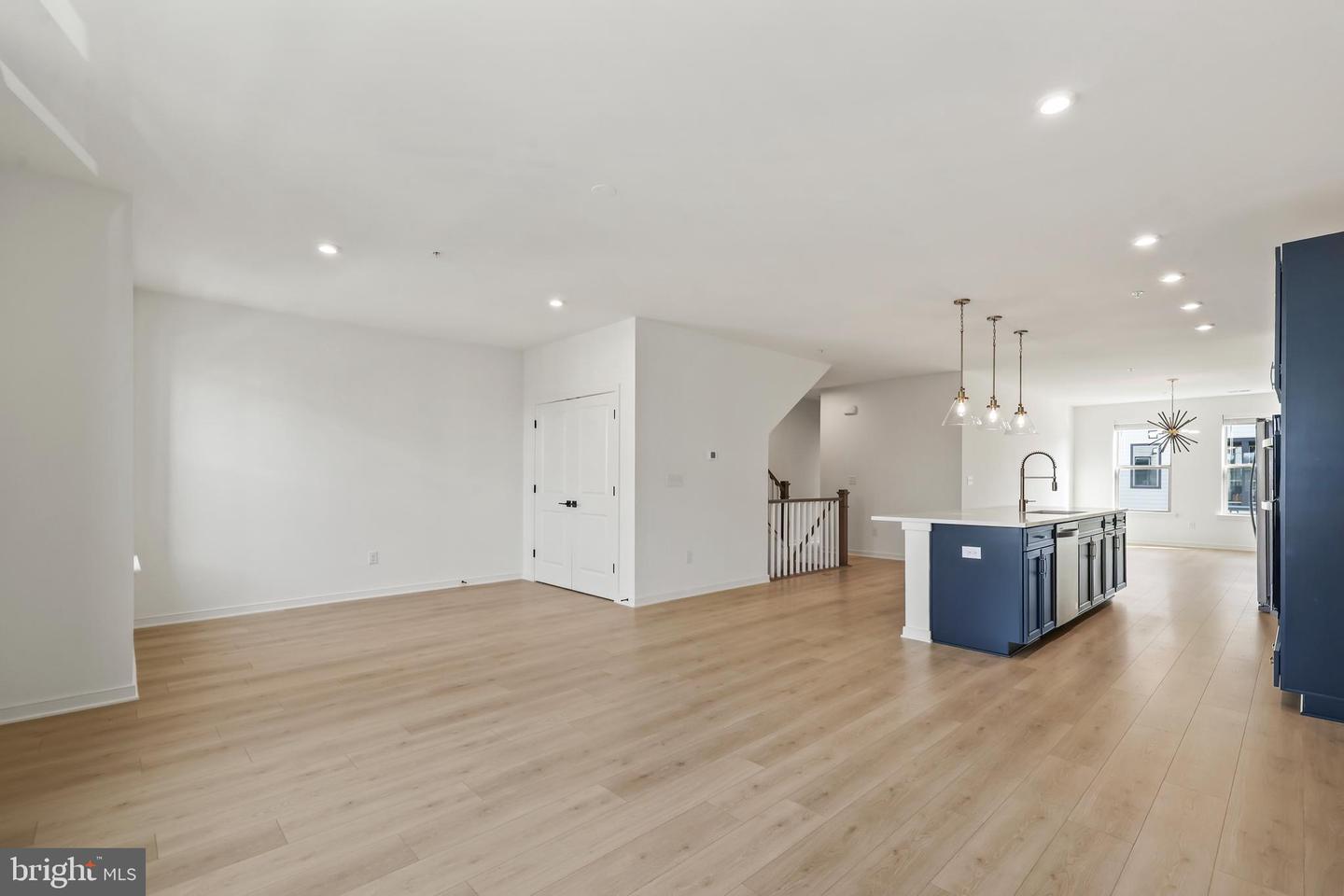20912 Bluebird Sq Property Photo 12
