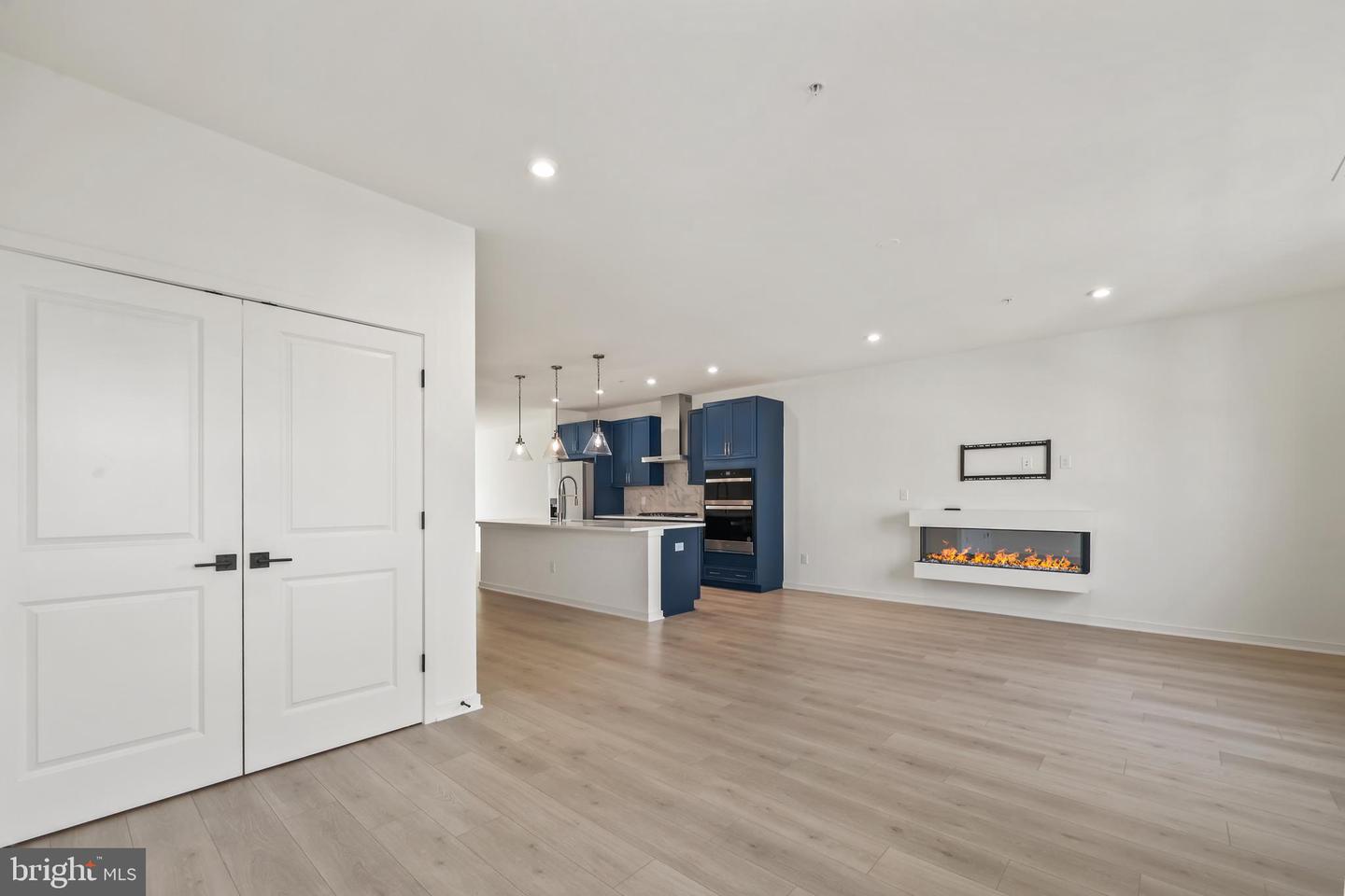 20912 Bluebird Sq Property Photo 13