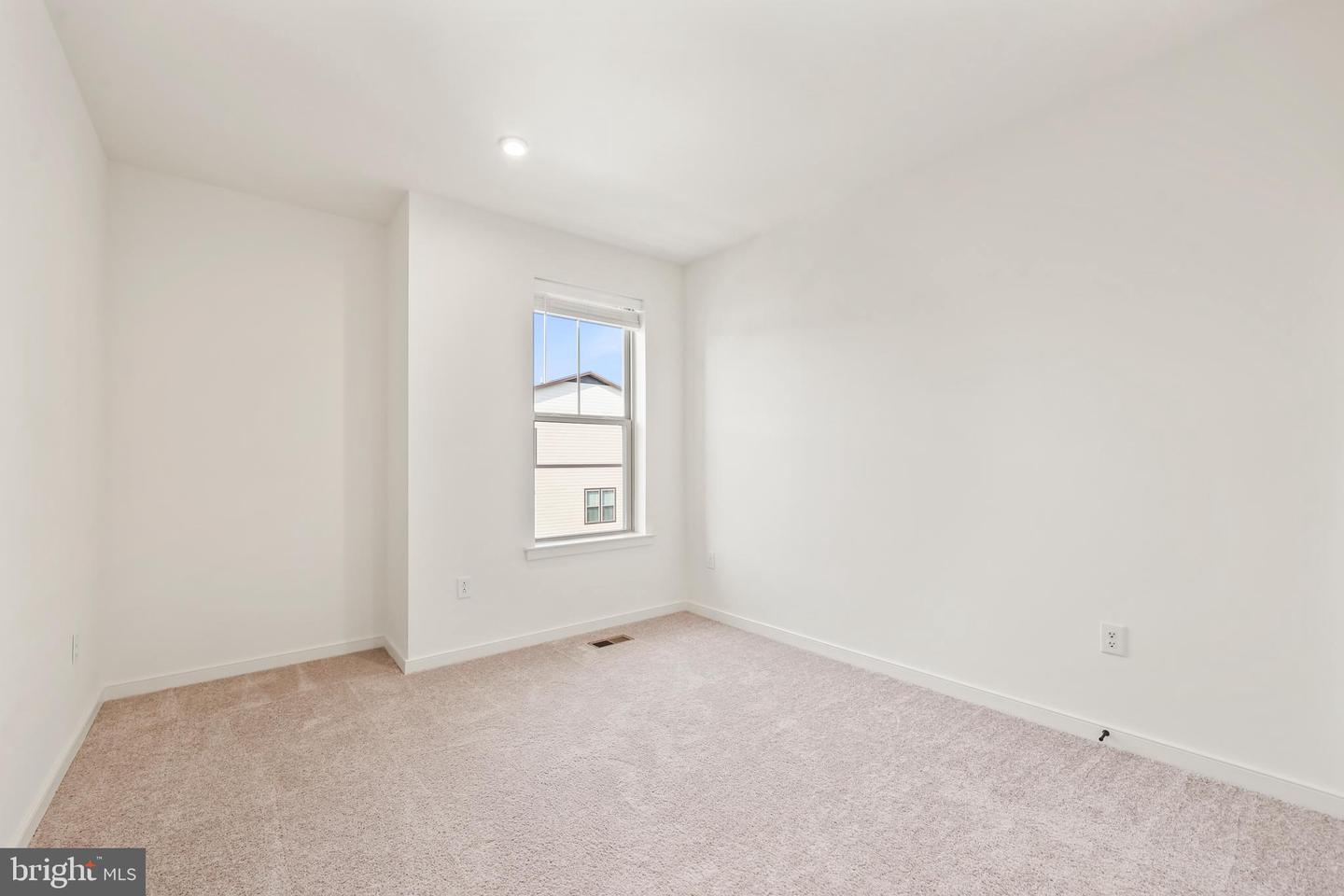 20912 Bluebird Sq Property Photo 26