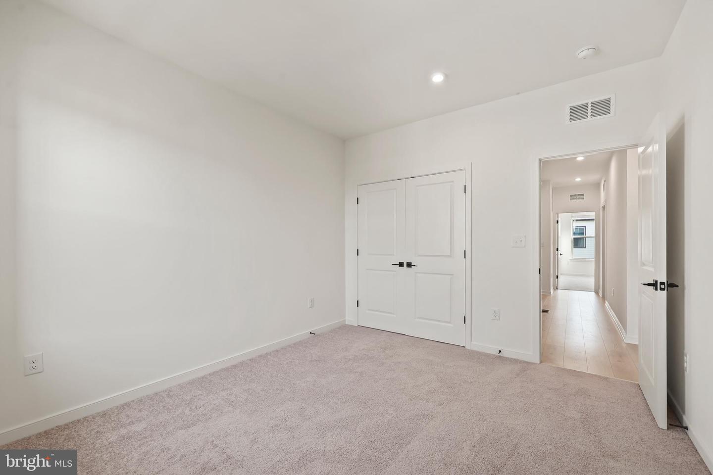 20912 Bluebird Sq Property Photo 27