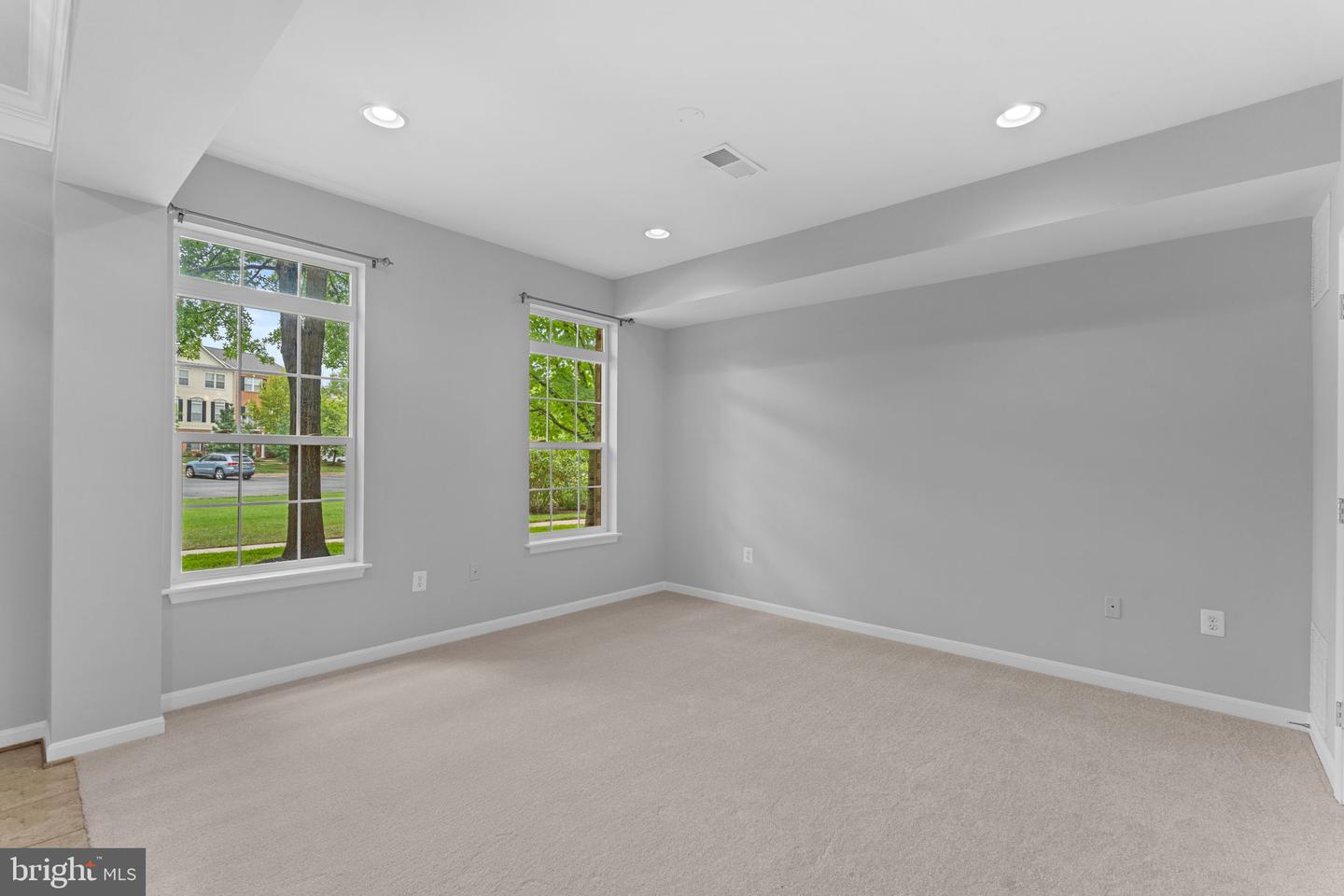 44253 Huron Ter Property Photo 5