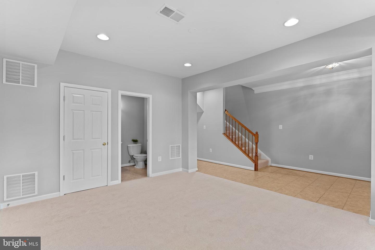 44253 Huron Ter Property Photo 8