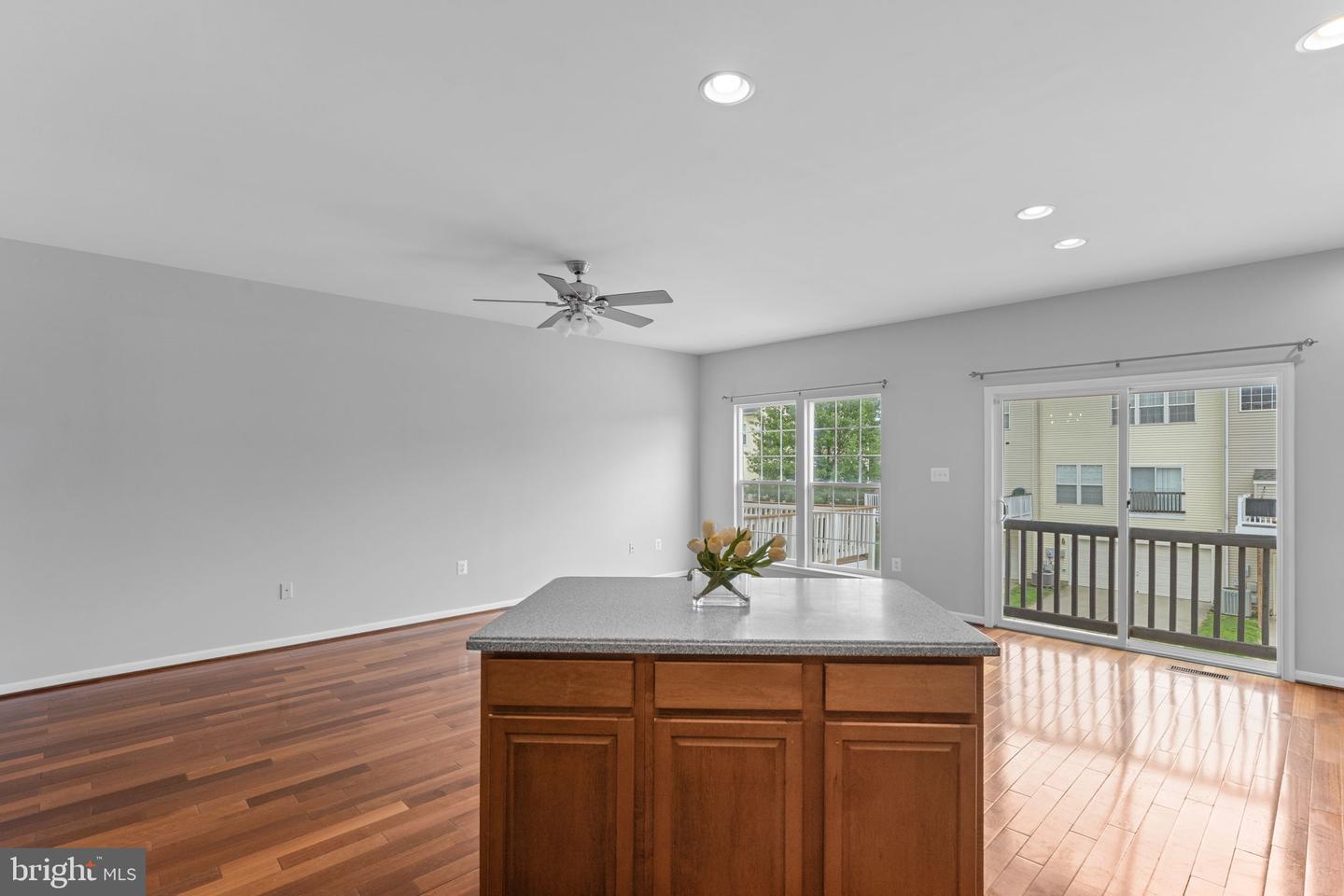 44253 Huron Ter Property Photo 27
