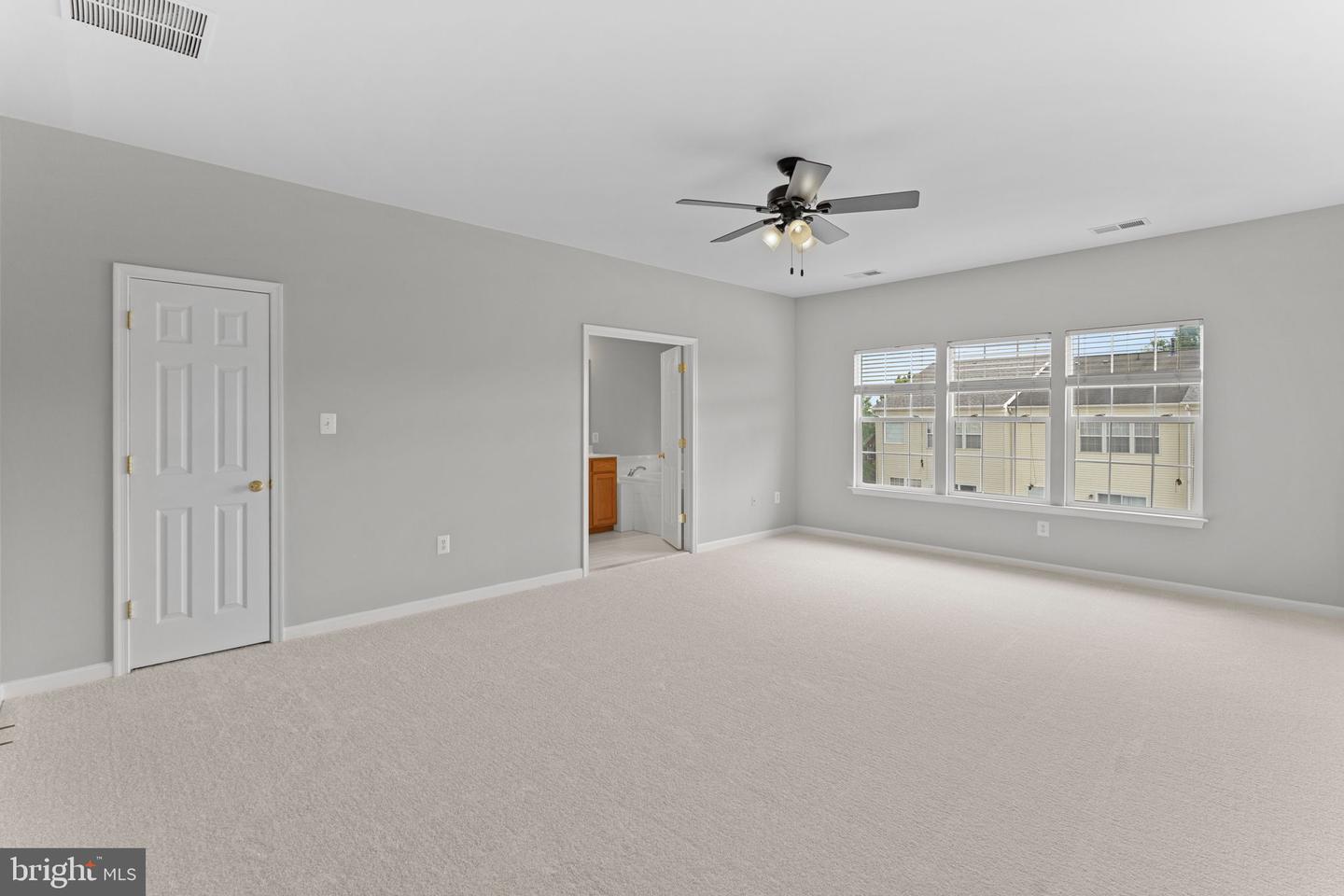 44253 Huron Ter Property Photo 36