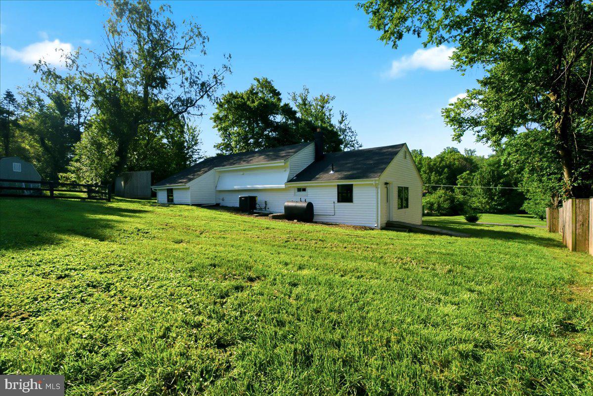 16920 Oliver St Property Photo 5