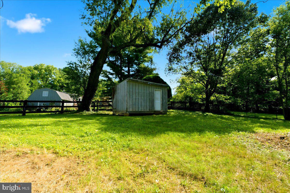 16920 Oliver St Property Photo 6