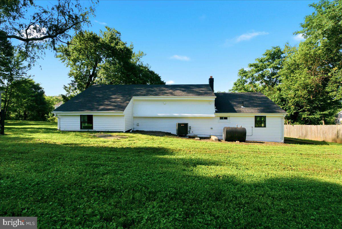 16920 Oliver St Property Photo 10