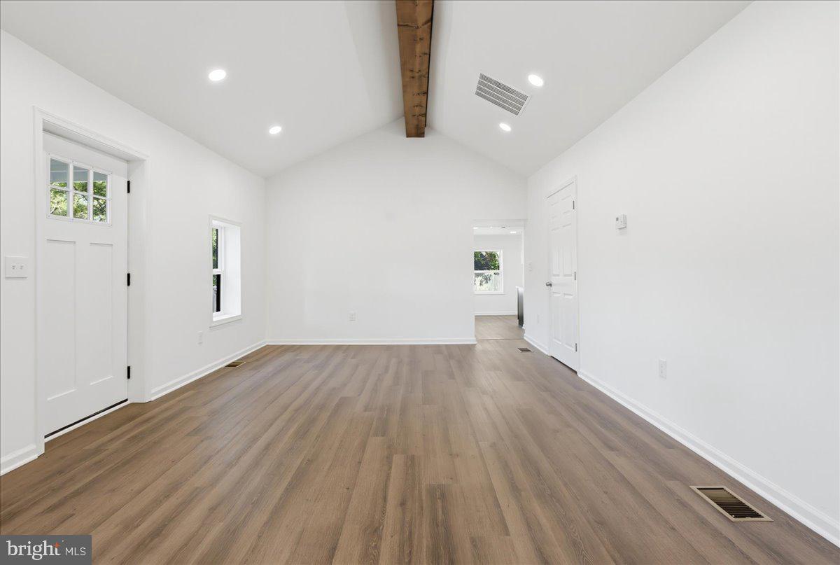 16920 Oliver St Property Photo 12