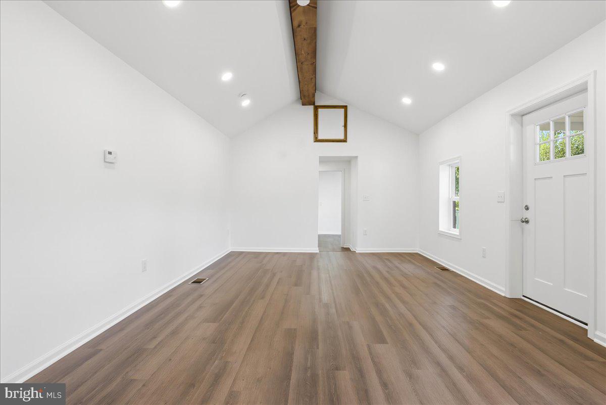 16920 Oliver St Property Photo 13