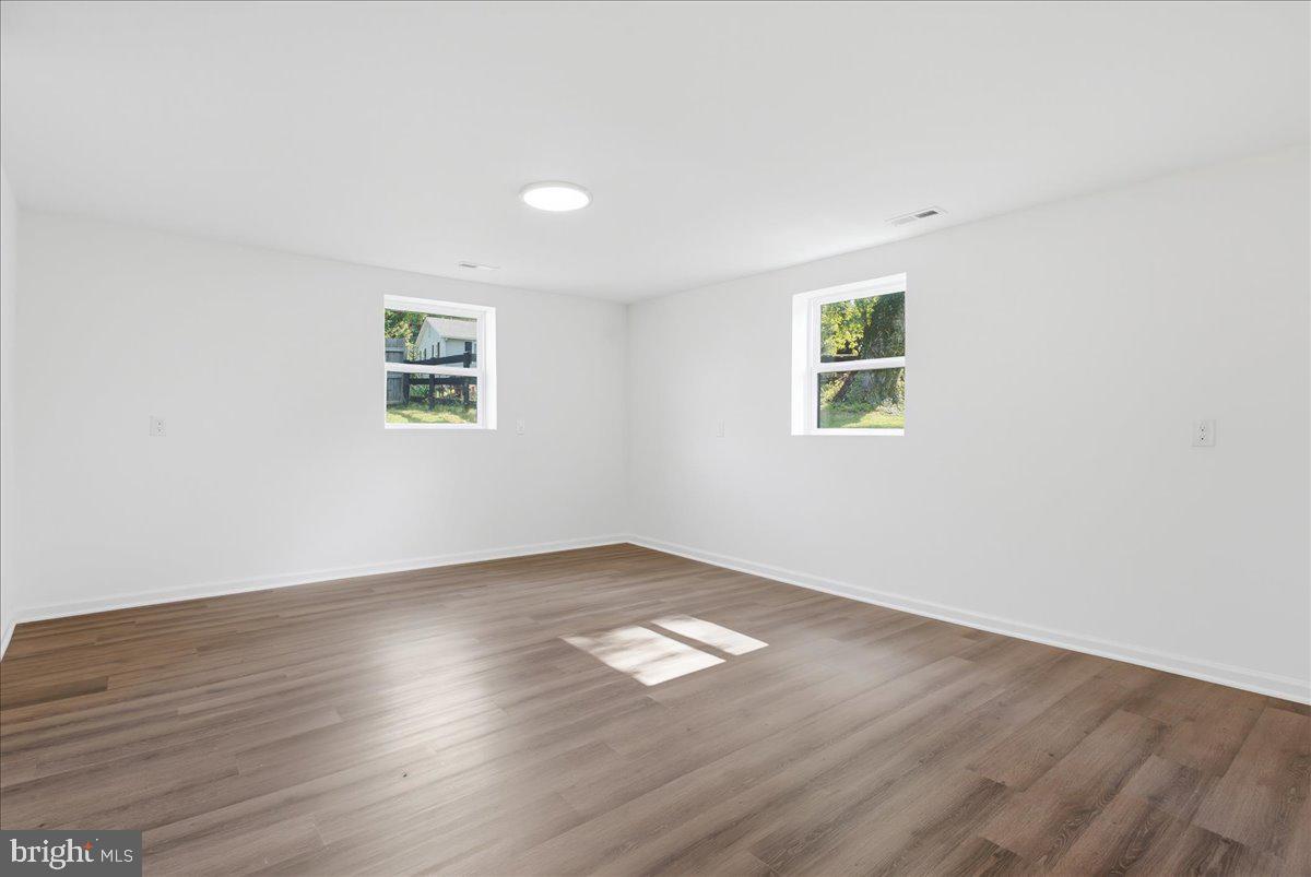 16920 Oliver St Property Photo 22