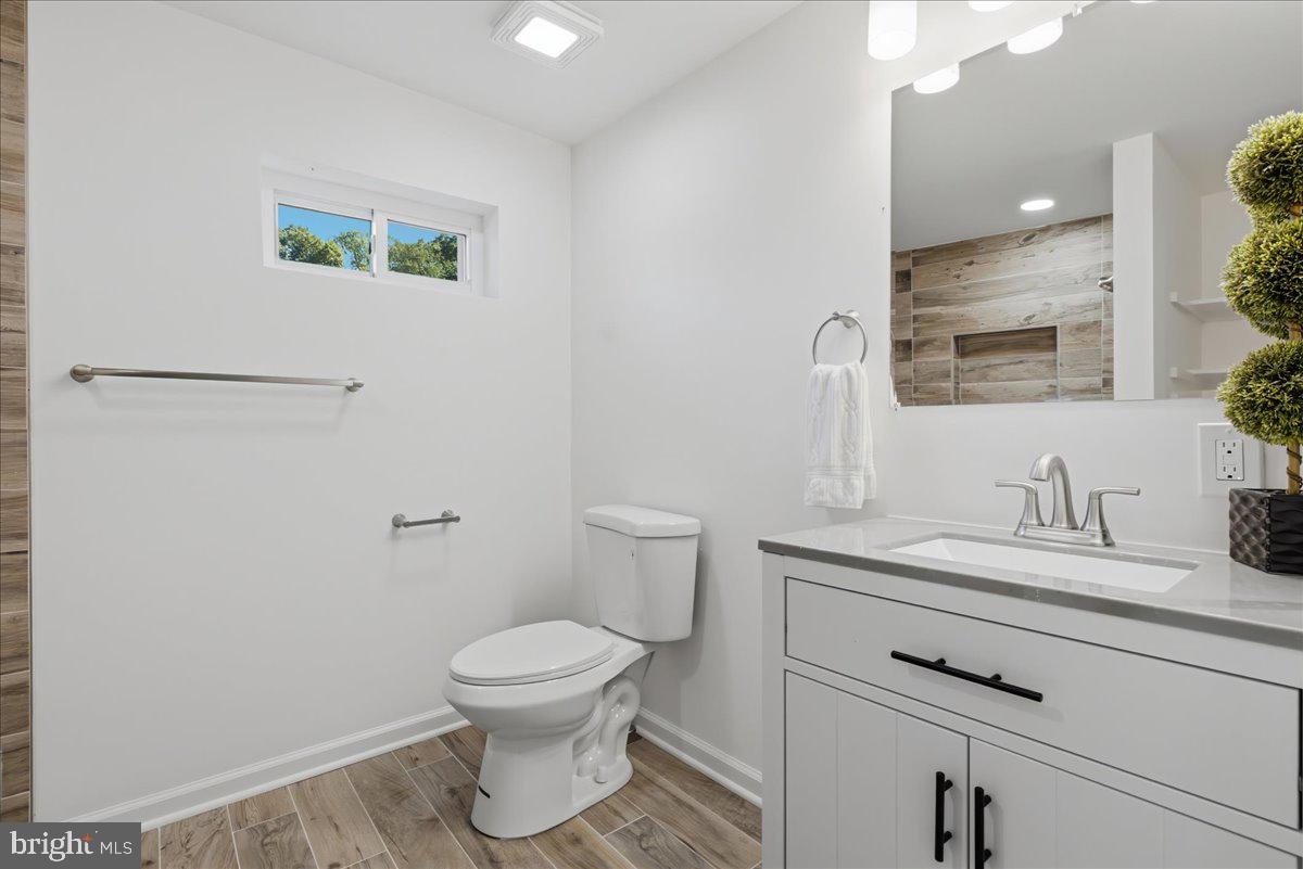 16920 Oliver St Property Photo 41