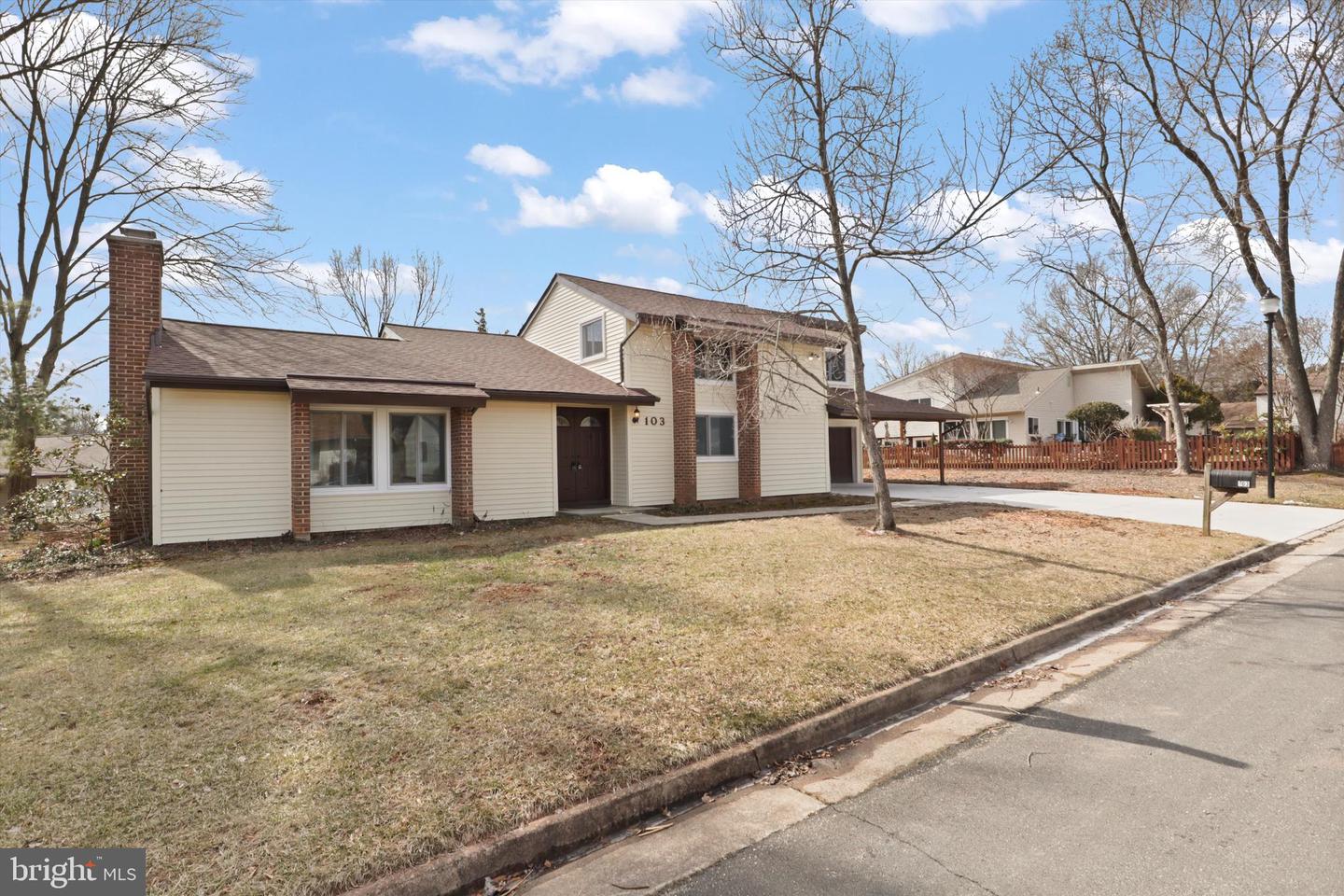 103 Farmington Ln Property Photo 14