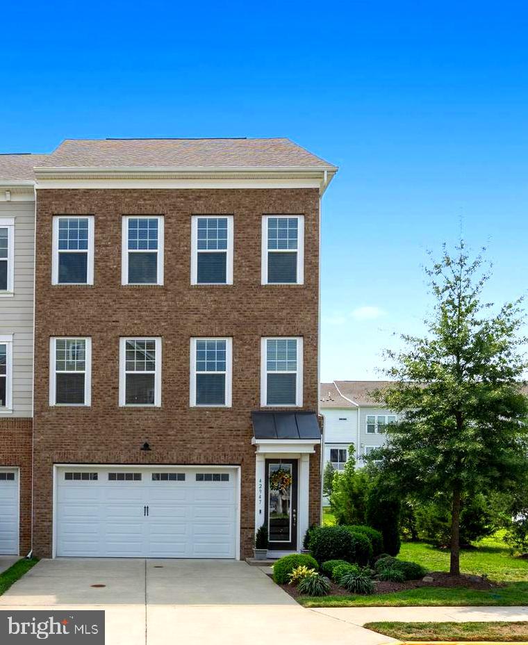 42947 Running Creek Sq Property Photo 1