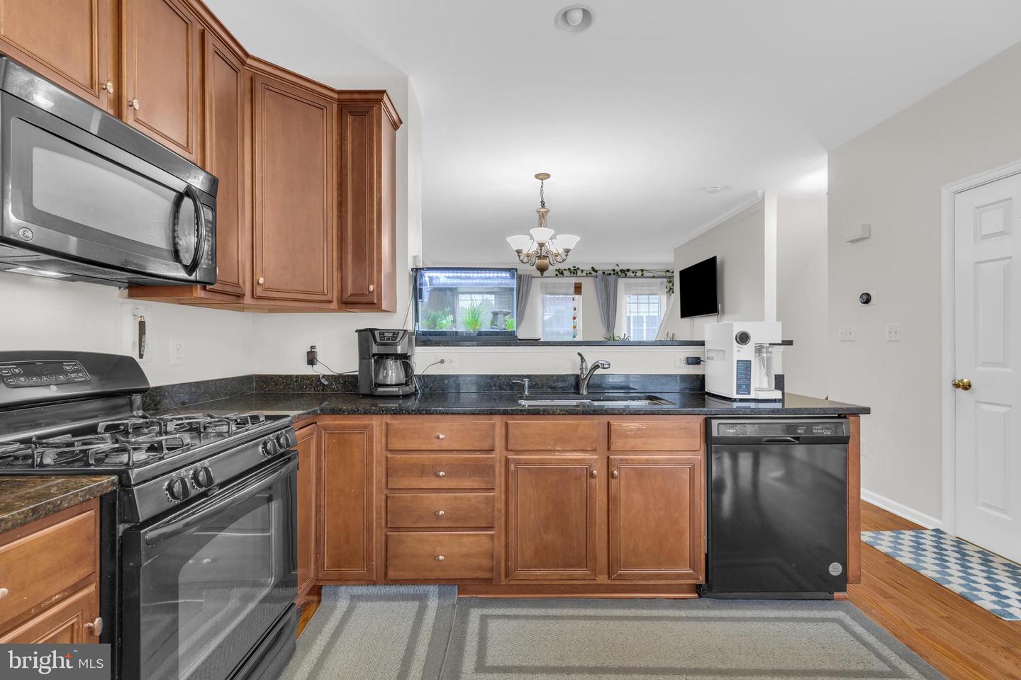 42911 Pamplin Ter Property Photo 5