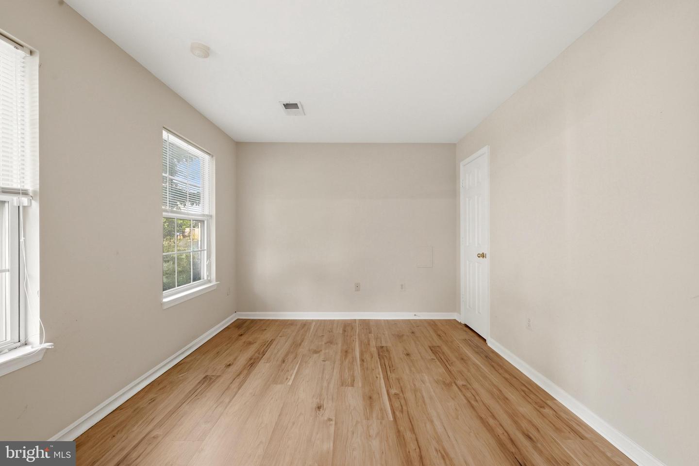46030 Bayswater Ter Property Photo 4