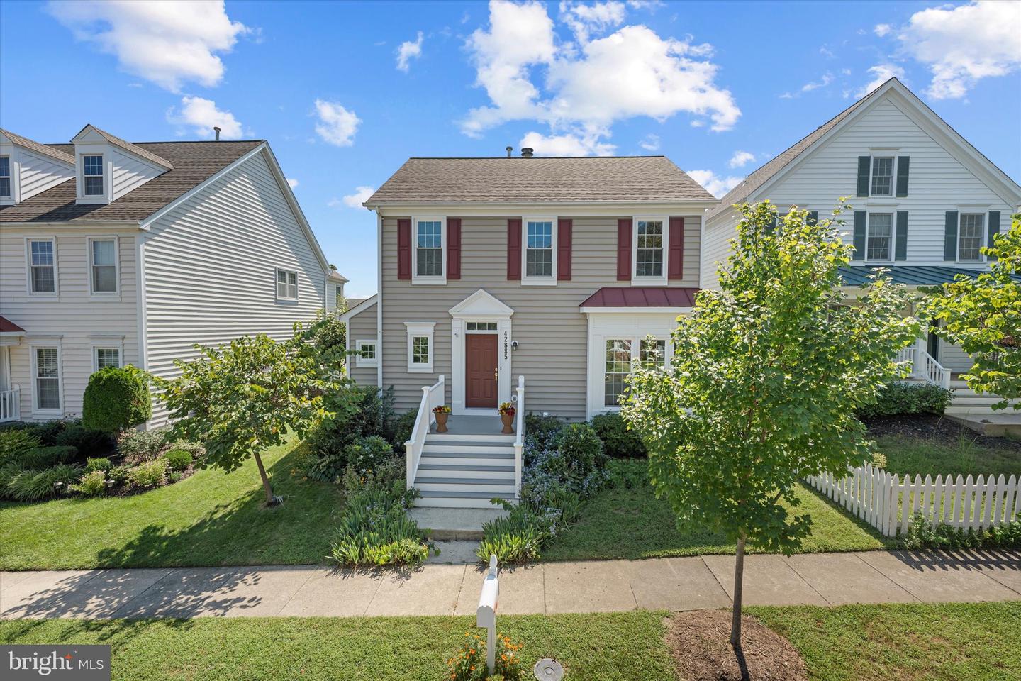 42885 NASHUA ST Property Photo 1