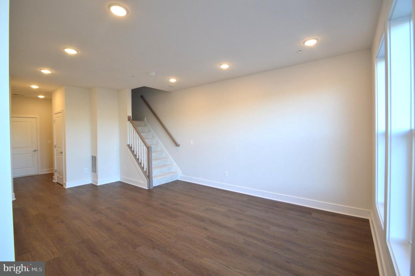 21838 Beckhorn Station Ter Property Photo 2