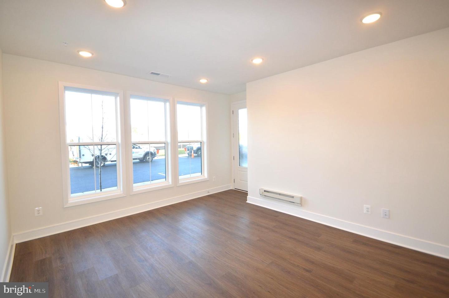21838 Beckhorn Station Ter Property Photo 5