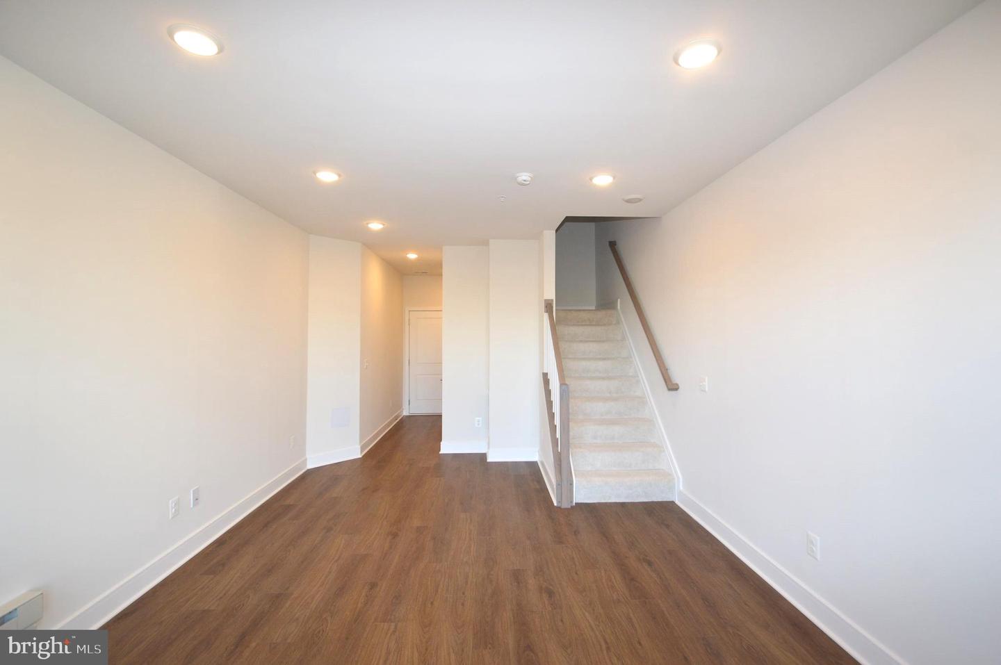 21838 Beckhorn Station Ter Property Photo 8
