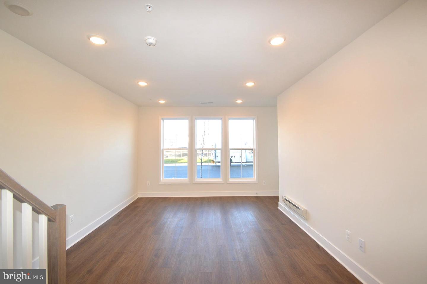 21838 Beckhorn Station Ter Property Photo 9