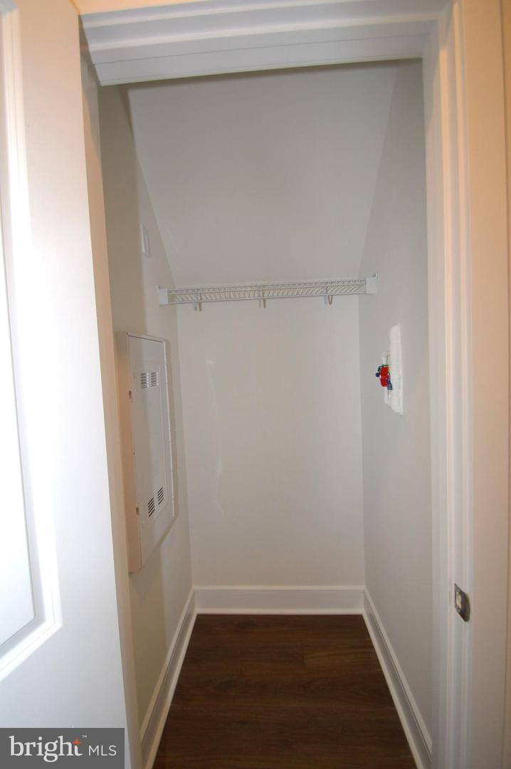 21838 Beckhorn Station Ter Property Photo 12