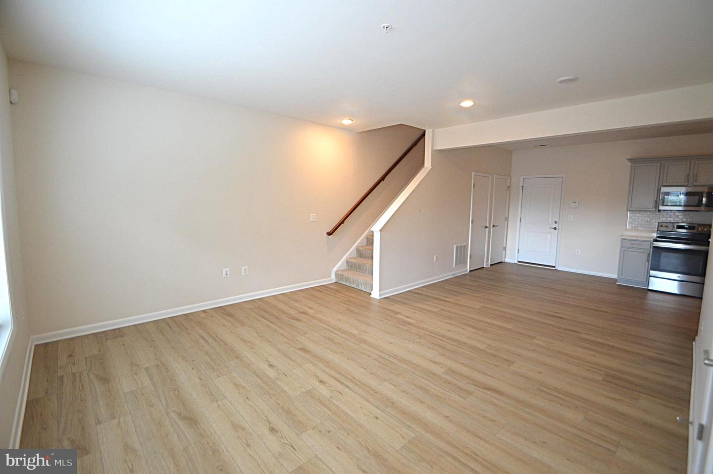 20508 Milbridge Ter Property Photo 2