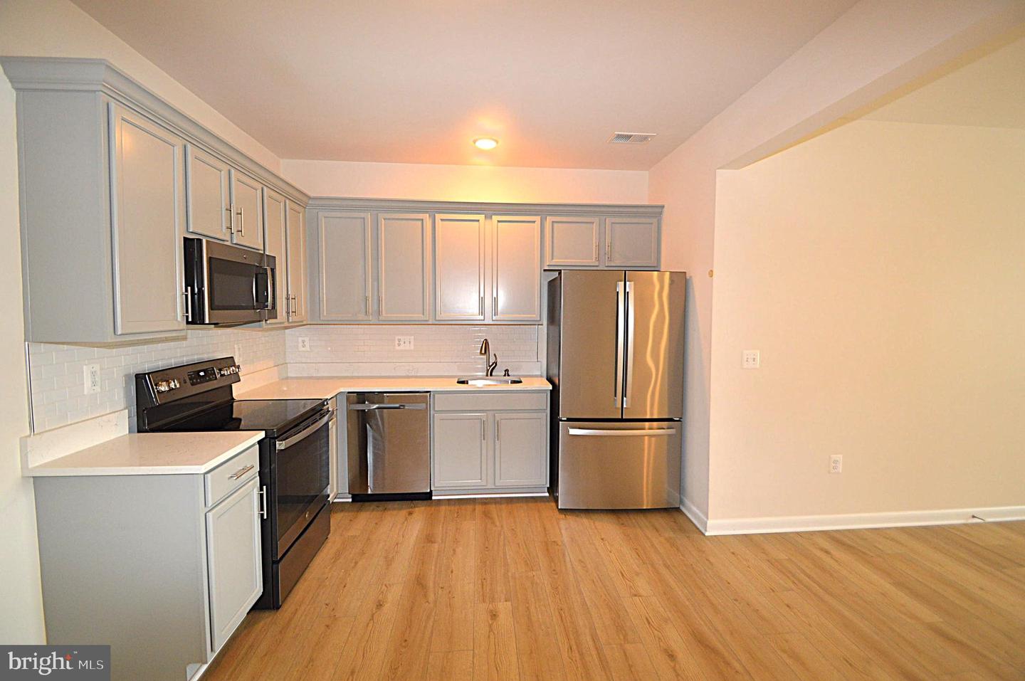 20508 Milbridge Ter Property Photo 11