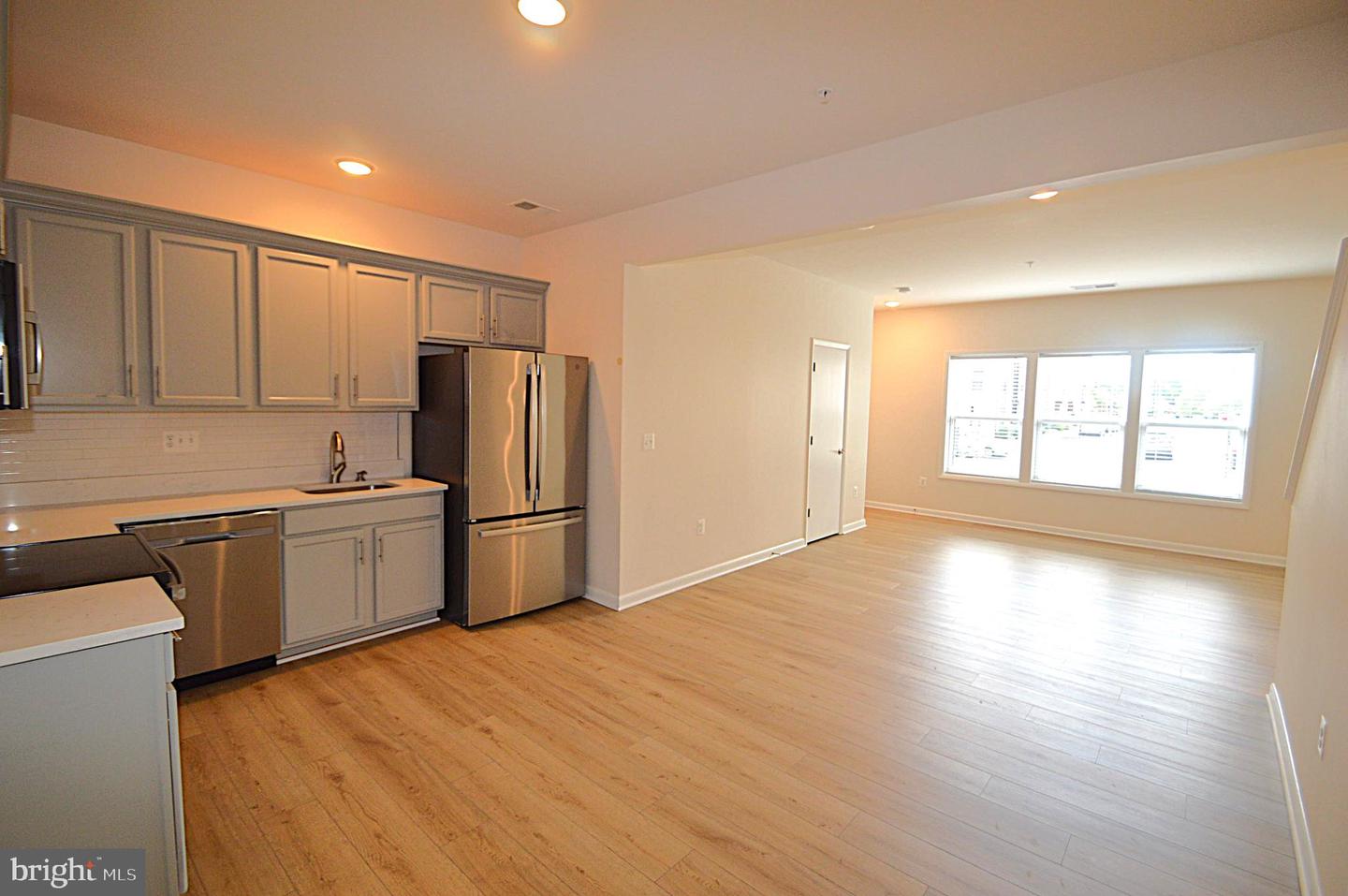 20508 Milbridge Ter Property Photo 12