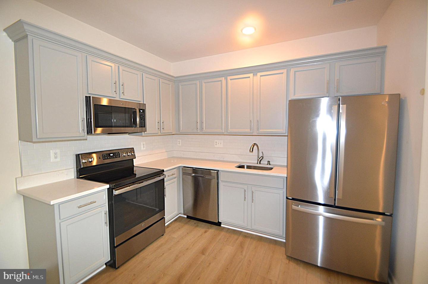 20508 Milbridge Ter Property Photo 14