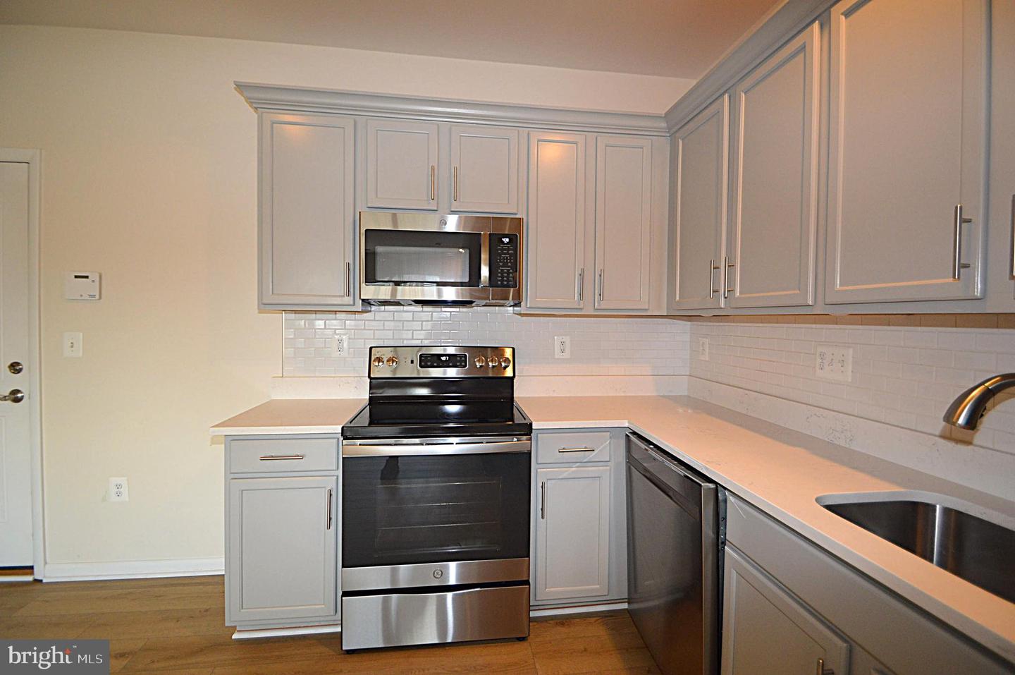 20508 Milbridge Ter Property Photo 15