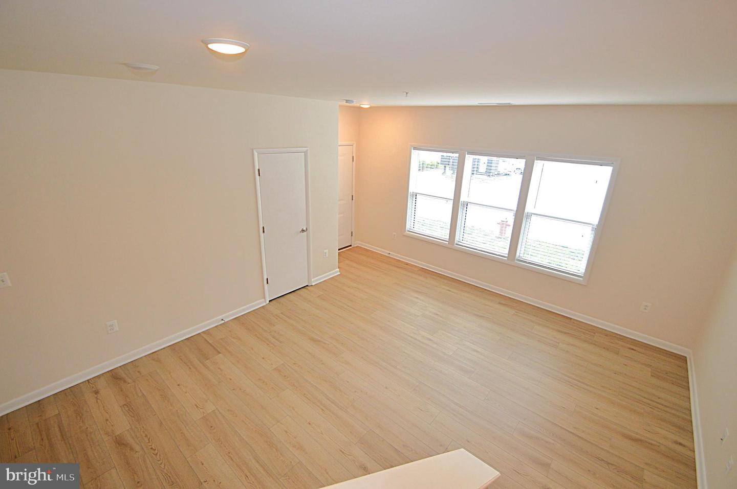 20508 Milbridge Ter Property Photo 18